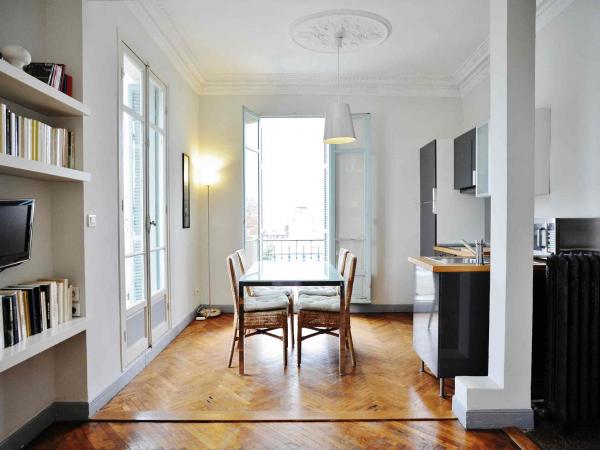flat 008